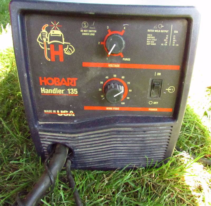 lot 7924 image: Hobart Handler 135 - WELDER - Welds 22 Gauge Up to 316 Material in a Single Pass - Tested