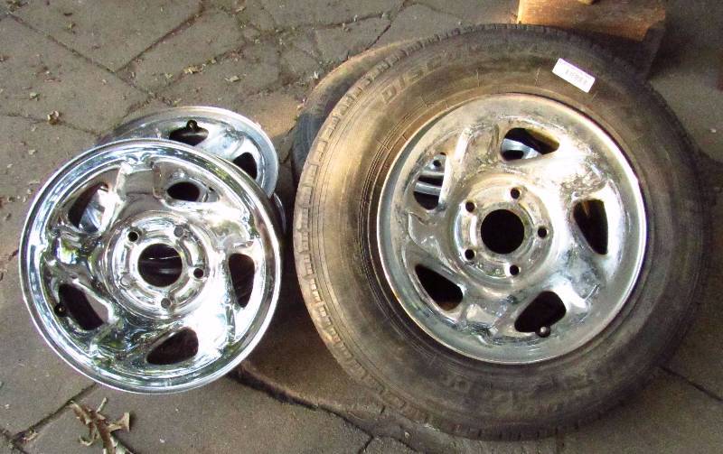 lot 7935 image: Set of Wheels - Dodge - 5 Bolt Chrome Factory Set - Average Condition w 2 tires 75 - L25 - 16