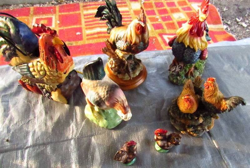 lot 7940 image: Lot of ChickenRooster figurines - Made of various materials - 7 pieces - Great for the collector