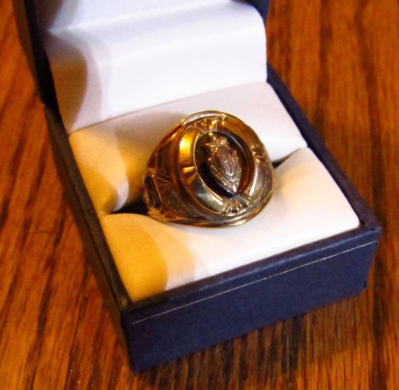 lot 7958 image: 1973 Mens BHS Class Ring - 10K -Jostens - Size 9 (split back) - Heavy at  11.86 grams