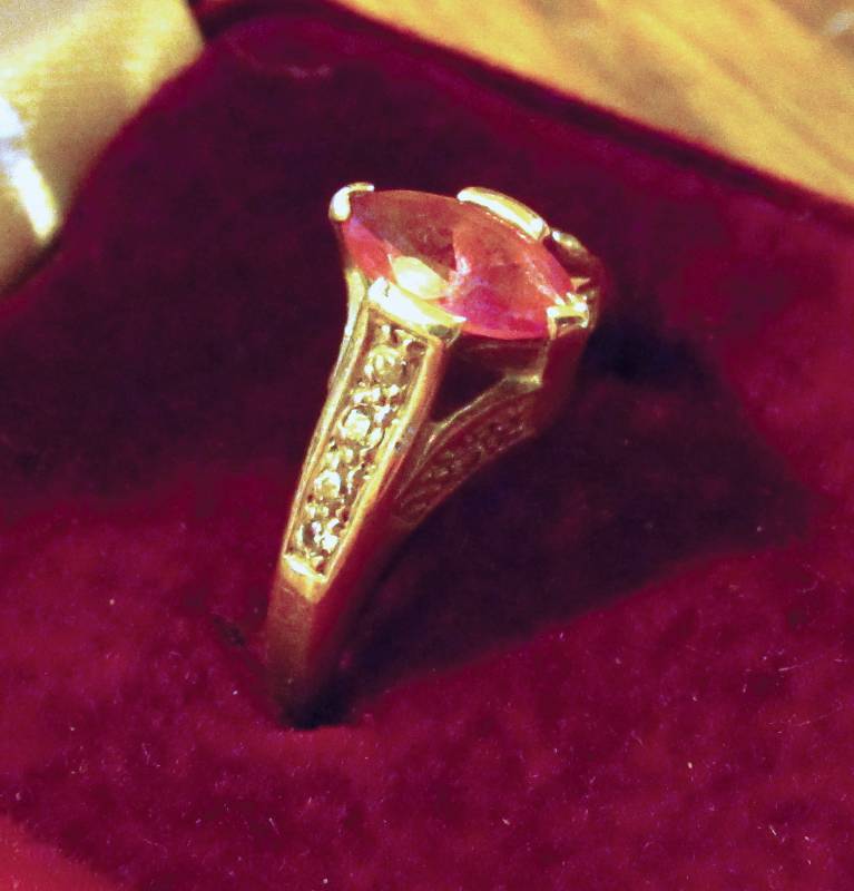 lot 7959 image: Fashion Ring - Sterling Silver - with pink marquee and clear stones - size 7.5 - 3.67 grams