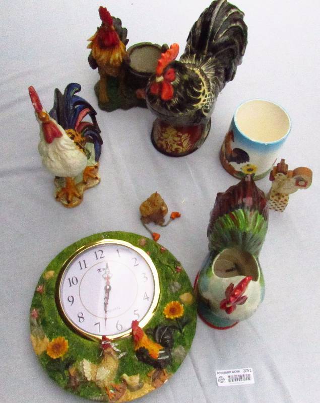 lot 2051 image: Rooster Themed Home Dcor - Clock, decorations and more 8 pieces total