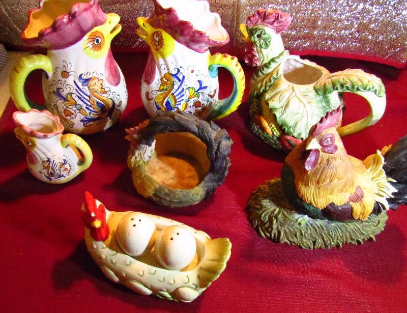 lot 2077 image: Neat Lot of Rooster Kitchen Dcor - Drink Pitchers, Creamer, Salt and Pepper, Unique items Must see