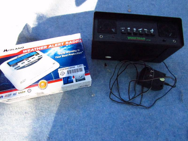 lot 1297 image: Midland Weather Alert Radio NEW IN BOX And YARD TEAM Electronic Pest Control Device