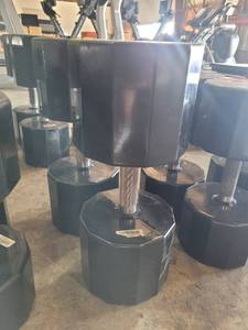 lot 9168 image: Pair of Iron Grip Rubber Coated 145lb Dumbbells