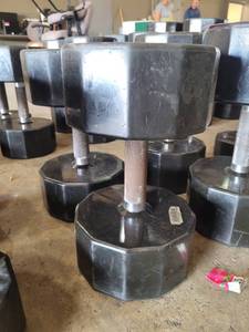 lot 9178 image: Pair of Iron Grip Rubber Coated 80lb Dumbbells