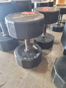 lot 9179 image: Pair of Iron Grip Rubber Coated 70lb Dumbbells