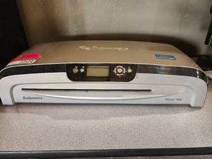 lot 22574 image: Fellowes Venus 125 Laminator