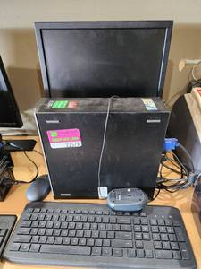 lot 22579 image: Dell Computer W Monitor, Mouse, and Keyboard