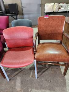lot 22601 image: Lot of 3 Office Chairs