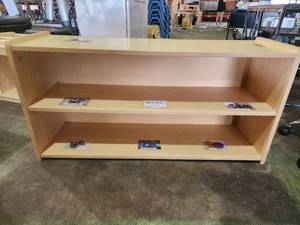 lot 22640 image: Light Wood Childrens Bookshelf