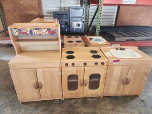 lot 22670 image: Community Childrens Kitchenet