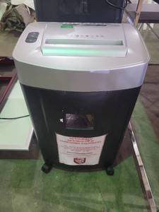 lot 22694 image: Dahle 22318 Paper Safe Paper Shredder