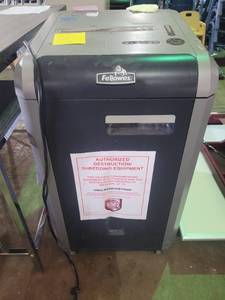 lot 22695 image: Fellowes C-220Ci Paper Shredder