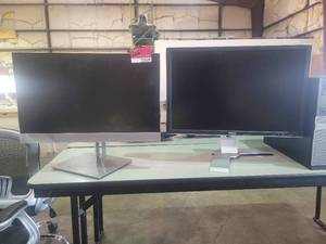 lot 22699 image: Lot of 2 Computer Monitors - Hp Eliteone and Dell REV A02