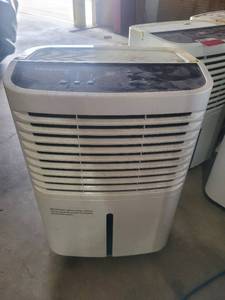 lot 22720 image: Hisense Dehumidifiers&nbsp