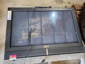 lot 22621 image: HCT 42in High Definition Plasma TV W Wall Mount