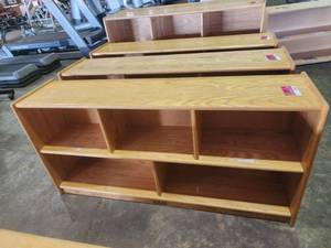 lot 22637 image: Kaplan 5 Compartment Shelf