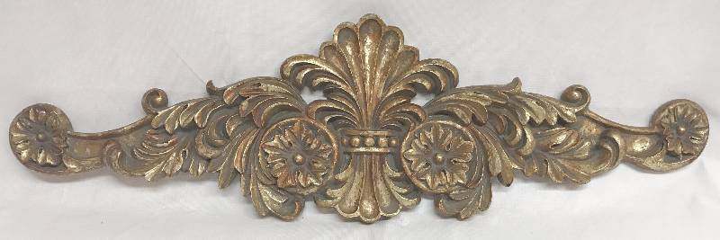 lot 9149 image: Decorative Fluer de leis Style Wall Art -