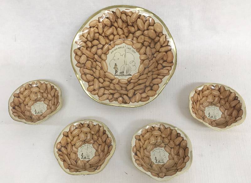 lot 9159 image: 1939 Planters - Mr Peanut - Worlds Fair - Peanut Serving Set