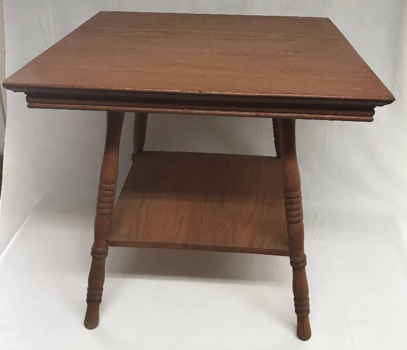 lot 9126 image: Vintage End Table with Shelf - Nice Would - use as is or as a project table NICE