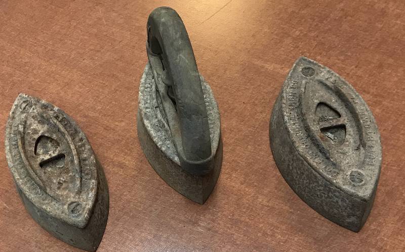 lot 9152 image: Antique Laundry Clothing Irons, Rustic Primitive Decor, Vintage Home