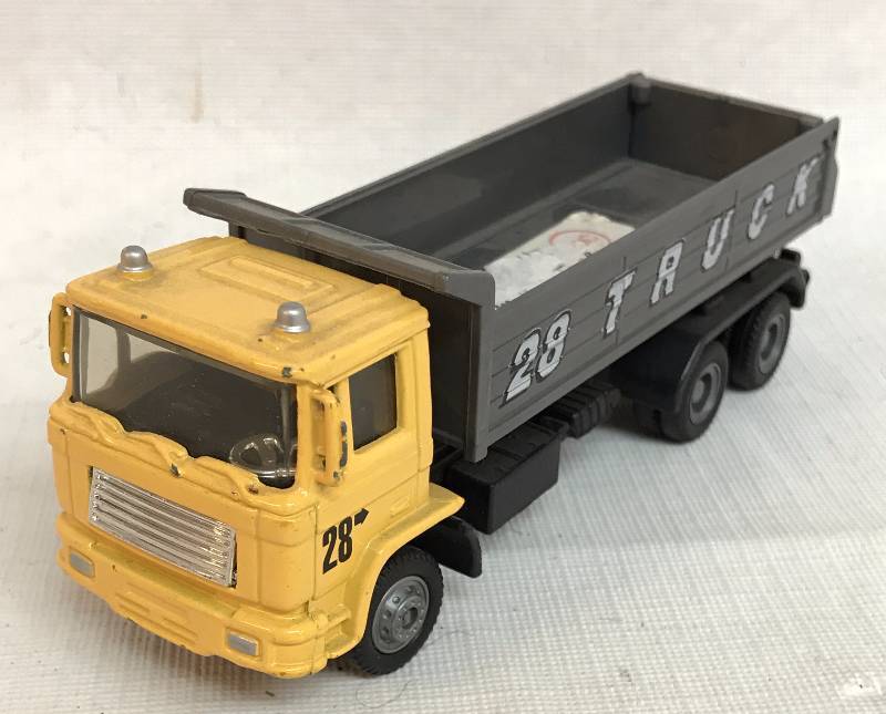 lot 9176 image: Old Metal Dump Truck
