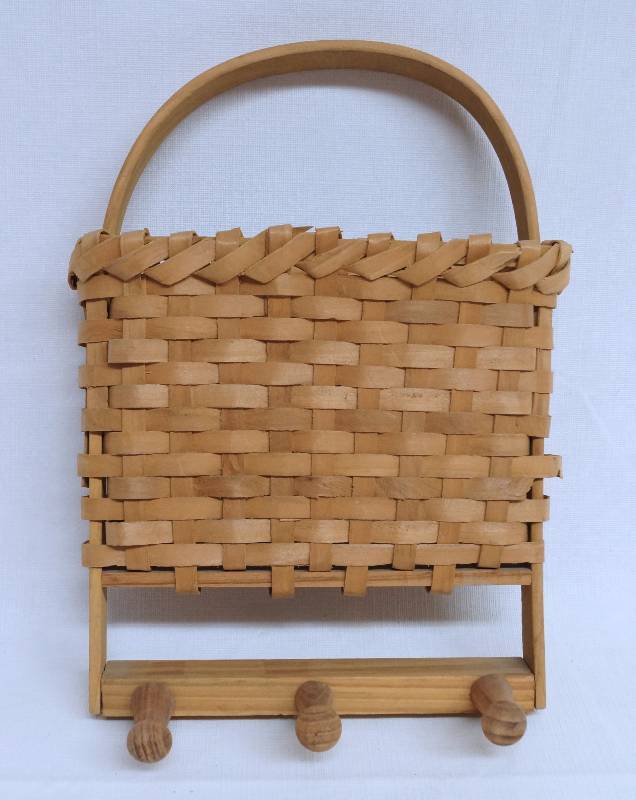 lot 2367 image: Wicker Hanging Mail Basket w Key Hooks