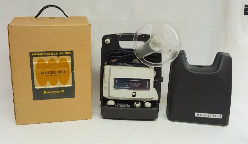lot 2370 image: Vintage - Honeywell - Dual 8 Movie Projector - In case woriginal carrying box - VERY NICE - WORKS