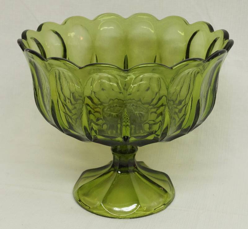 lot 2382 image: Decorative Green Glass Triffle Bowl - Very Pretty