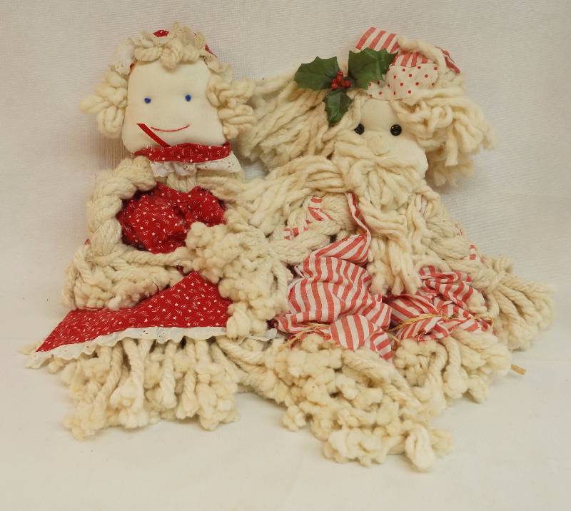 lot 2388 image: Santa and Mrs. Clause Mop Dolls - Cute