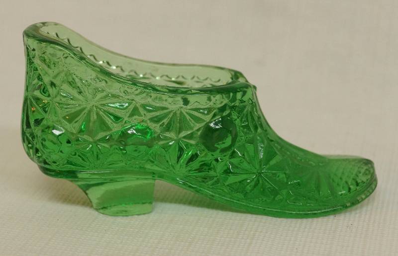 lot 2448 image: Antique Emerald Green Pressed Art Glass Shoe Boot Daisy and Button Victorian - Fenton
