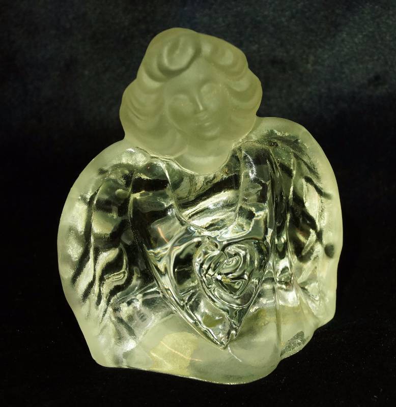 lot 2449 image: Fenton - Clear Glass Angel - Frosted and Clear Glass - So pretty