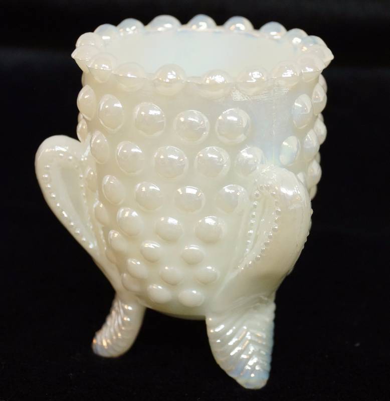 lot 2471 image: Very pretty white carnival glass tri-footed toothpick  votive holder - hobnail design - NICE Fenton