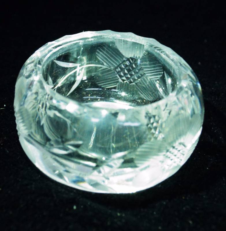 lot 2101 image: Vintage Hand Cut Crystal - Salt Dip - Tiny Table Dish - Collectible