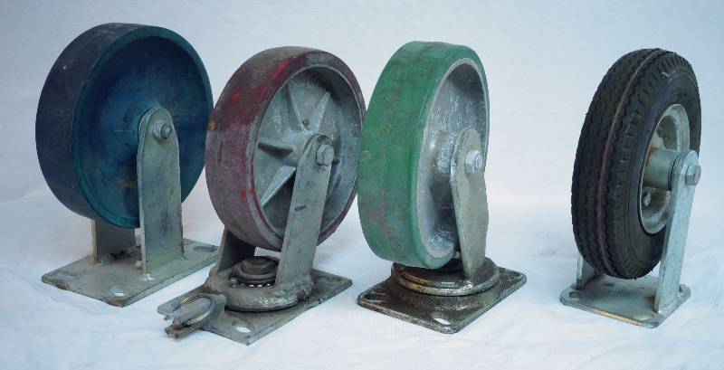 lot 2107 image: Lot of 4 - Very Heavy Duty Caster Wheels - Industrial Style - 2 swivel wheels (one locks w pin)