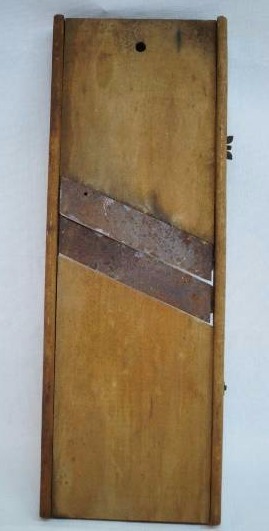 lot 2116 image: Vintage Cabbage Shredder - Cool