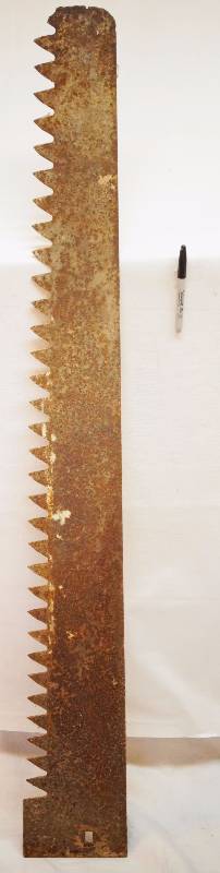 lot 9187 image: HUGE Saw Blade - Giant - Over 4.5 Long - Great For a Wall Hanger