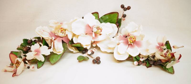 lot 9190 image: Decorative Floral Spray