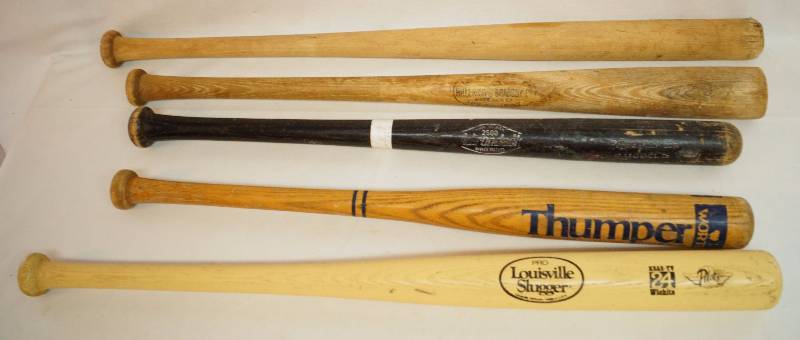 lot 9199 image: 5 Vintage Baseball Bats - Including Reggie Jackson Model - The Thumper - Louisville Slugger