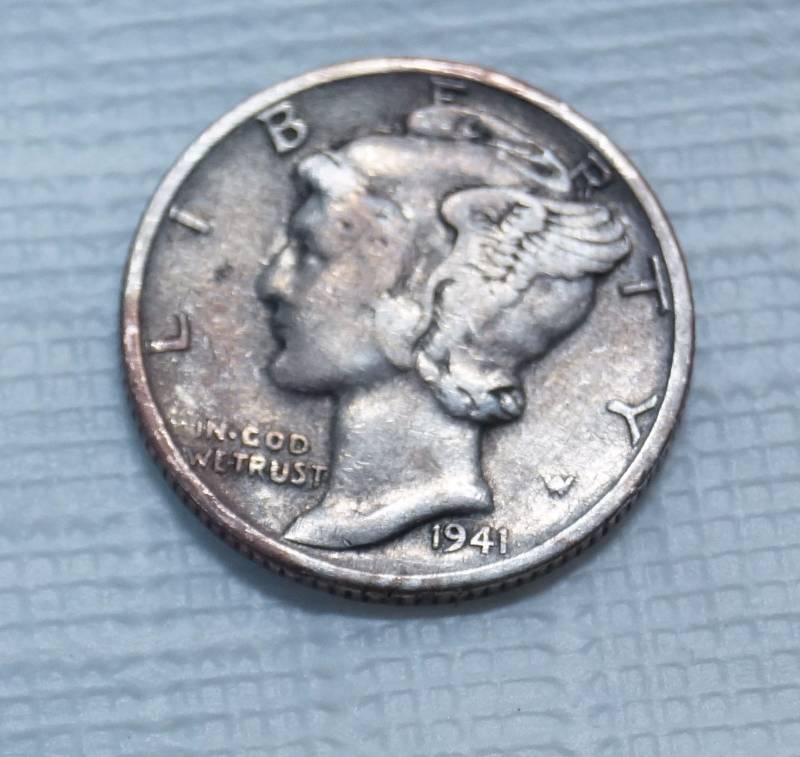 lot 9225 image: 1941 Winged Liberty Head Mercury Dime - Collect Silver Coins