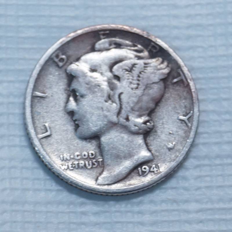lot 9229 image: 1941 Winged Liberty Head Mercury Dime - Collect Silver Coins