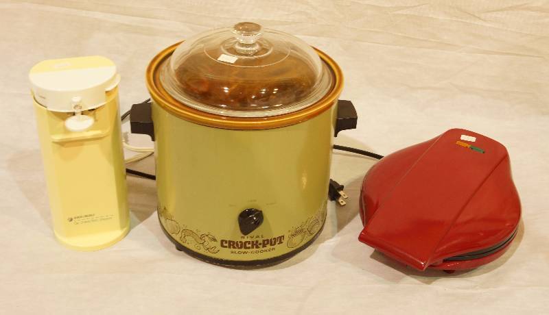 lot 5036 image: Rival Crock-Pot Slow Cooker - Black and Decker Can Opener - Sensio Cake Pop  Donut Hole Maker