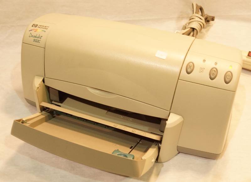 lot 5051 image: Hewlett Packard Color Deskjet 932C Printer