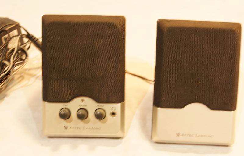 lot 5055 image: Altec Lansing Powered Speaker Set