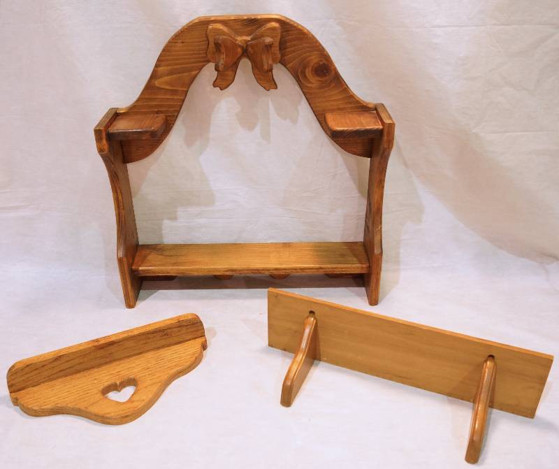 lot 5079 image: Lot of 3 Wooden Shelves - Bid Now