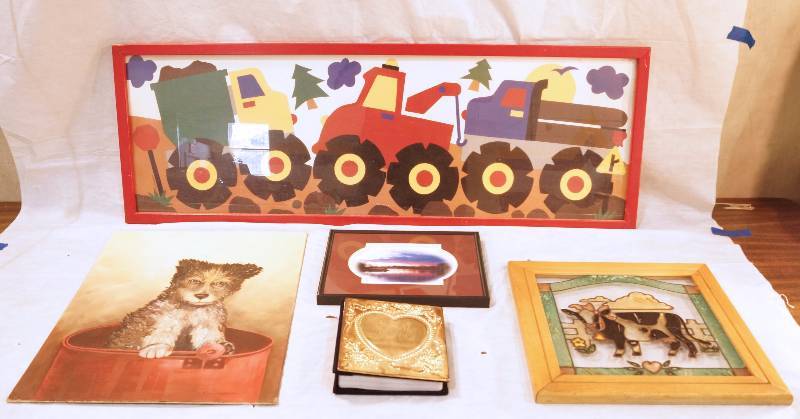 lot 5101 image: Wall Art and Photo Album - Stained Glass Cow