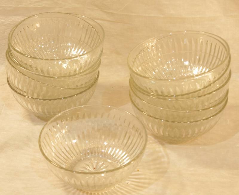 lot 5109 image: Nice Set of Glass Bowls