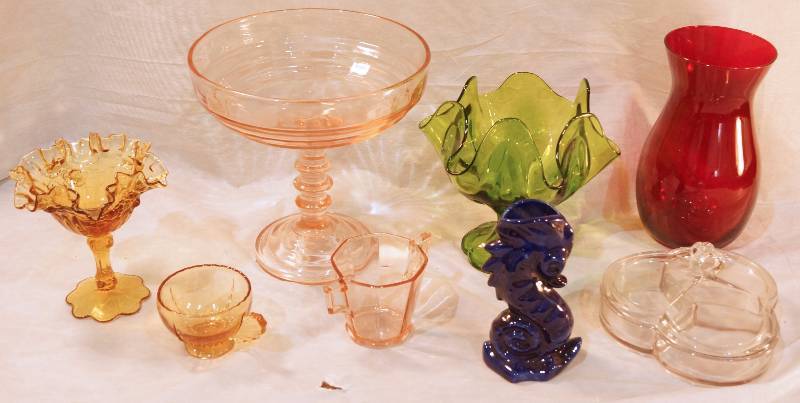 lot 5112 image: Nice Lot of Colored Collectible Glass Dishes