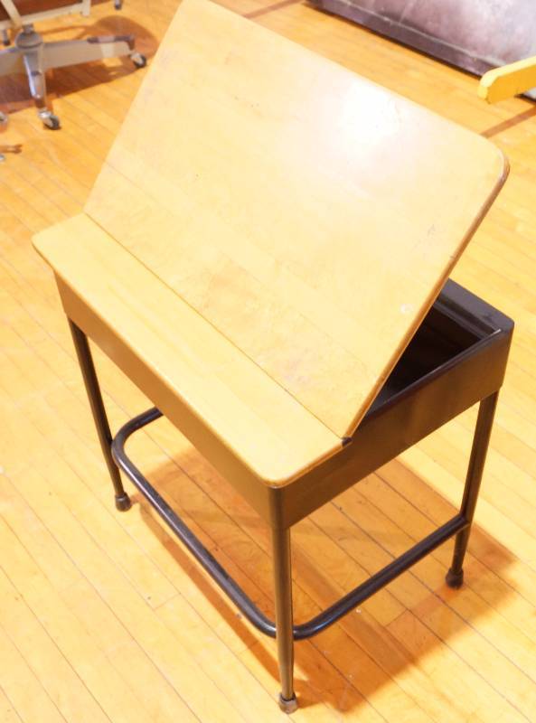 lot 5113 image: Super Heavy Duty Old School Desk - In Great Shape